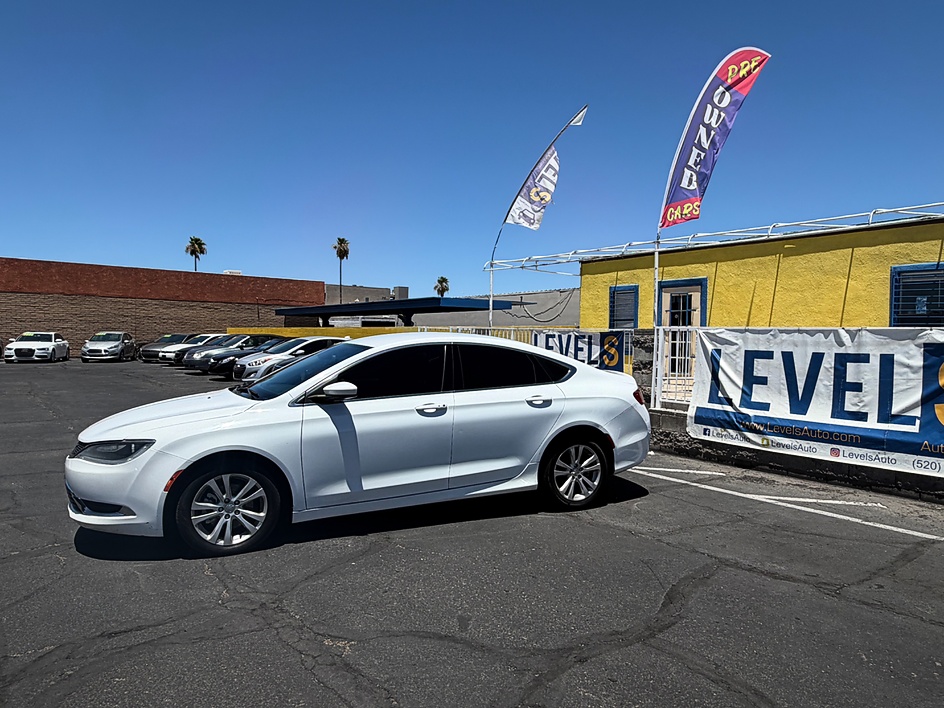 2015 Chrysler 200 Limited in Tucson, AZ — photo 9