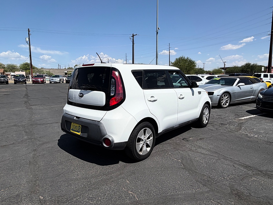 2015 KIA Soul Base in Tucson, AZ — photo 2