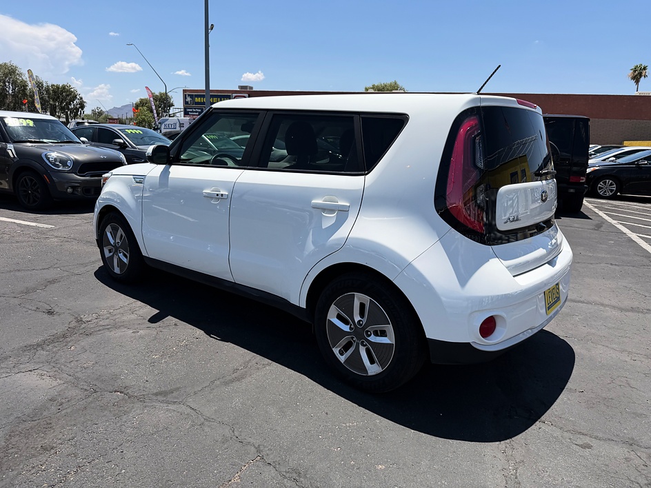 2018 KIA Soul EV EV+ in Tucson, AZ — photo 6