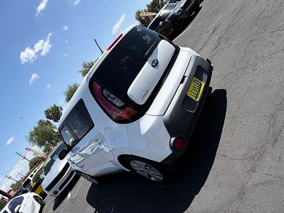 2015 KIA Soul Base in Tucson, AZ — photo 7