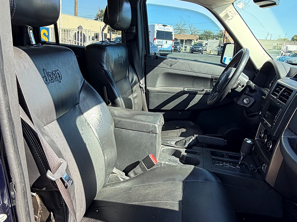 2012 Jeep Liberty Sport Latitude in Tucson, AZ — photo 9