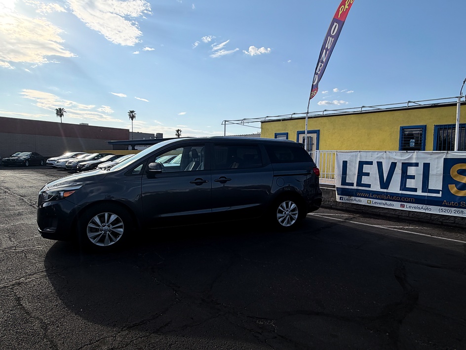 2016 KIA Sedona LX in Tucson, AZ — photo 5