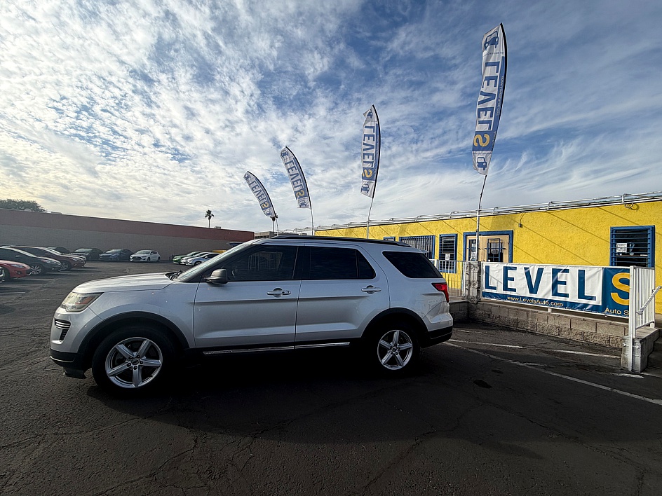 2018 Ford Explorer XLT in Tucson, AZ — photo 8