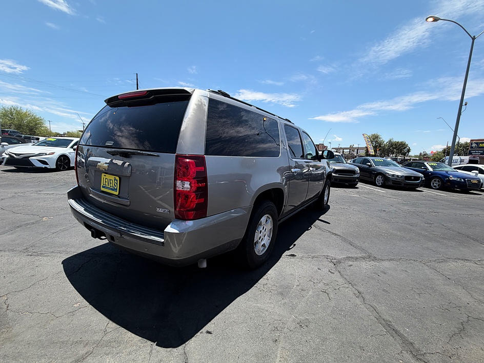 2007 Chevrolet Suburban LTZ 4WD in Tucson, AZ — photo 3