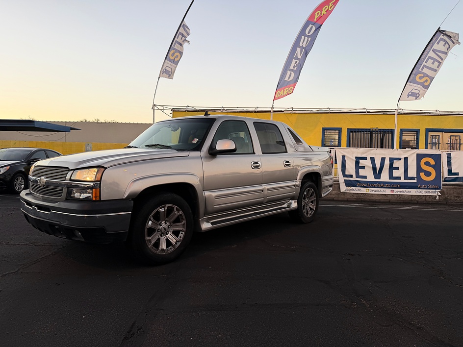 2006 Chevrolet Avalanche Ultimate LX - Rare Truck! in Tucson, AZ — photo 2