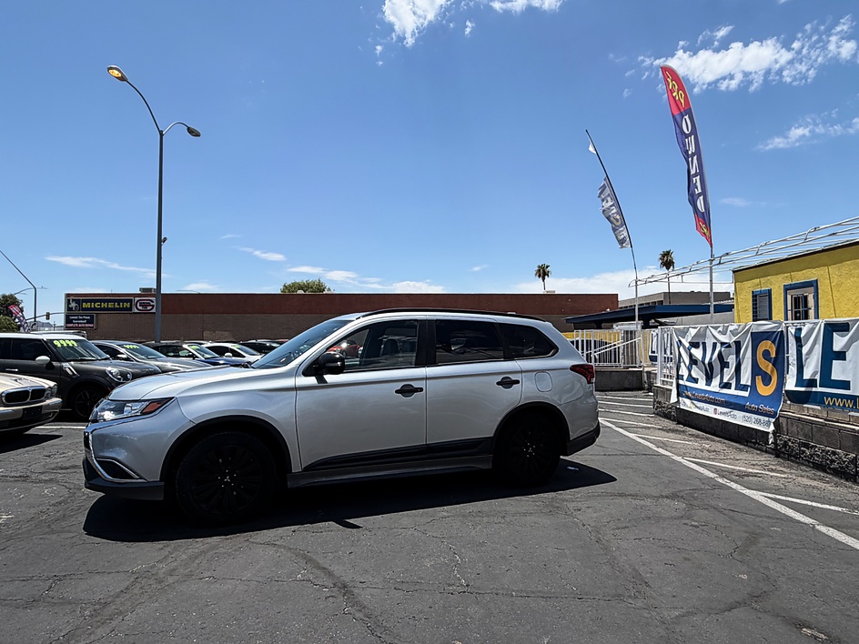 2020 Mitsubishi Outlander SEL in Tucson, AZ — photo 8