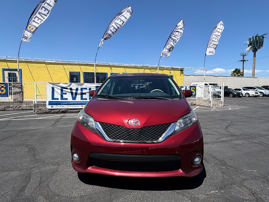 2013 Toyota Sienna SE in Tucson, AZ — photo 9