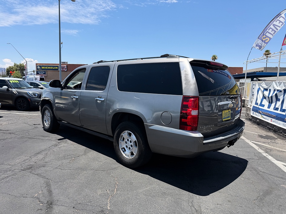 2007 Chevrolet Suburban LTZ 4WD in Tucson, AZ — photo 7