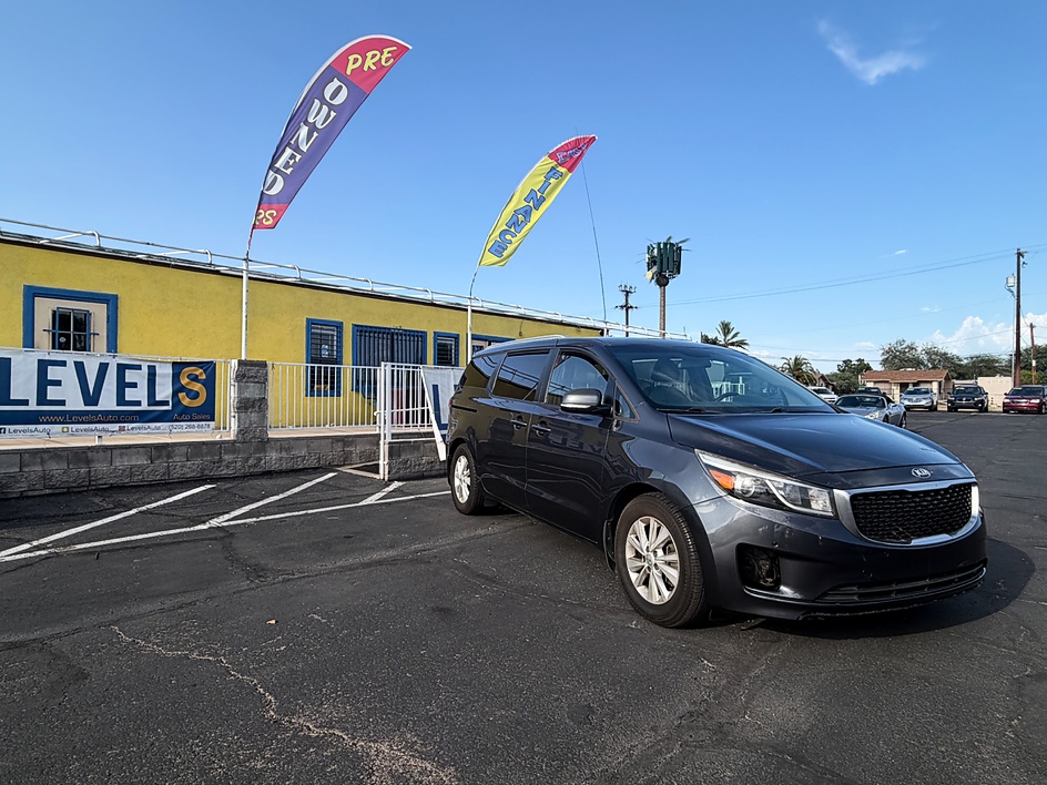 2016 KIA Sedona LX in Tucson, AZ — photo 9