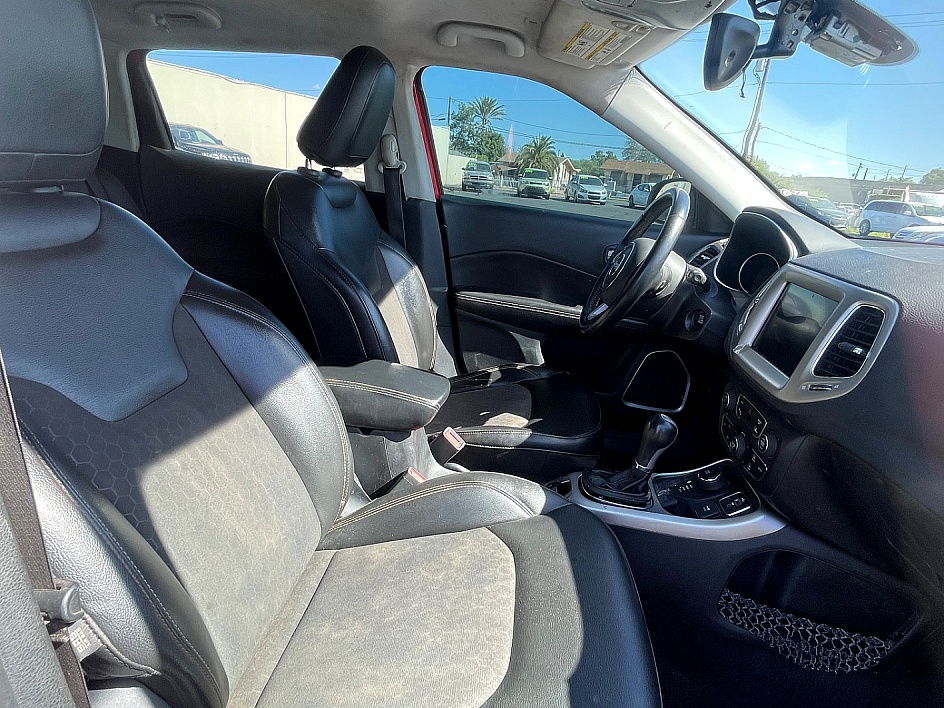 2018 Jeep Compass Latitude 4WD in Tucson, AZ — photo 10